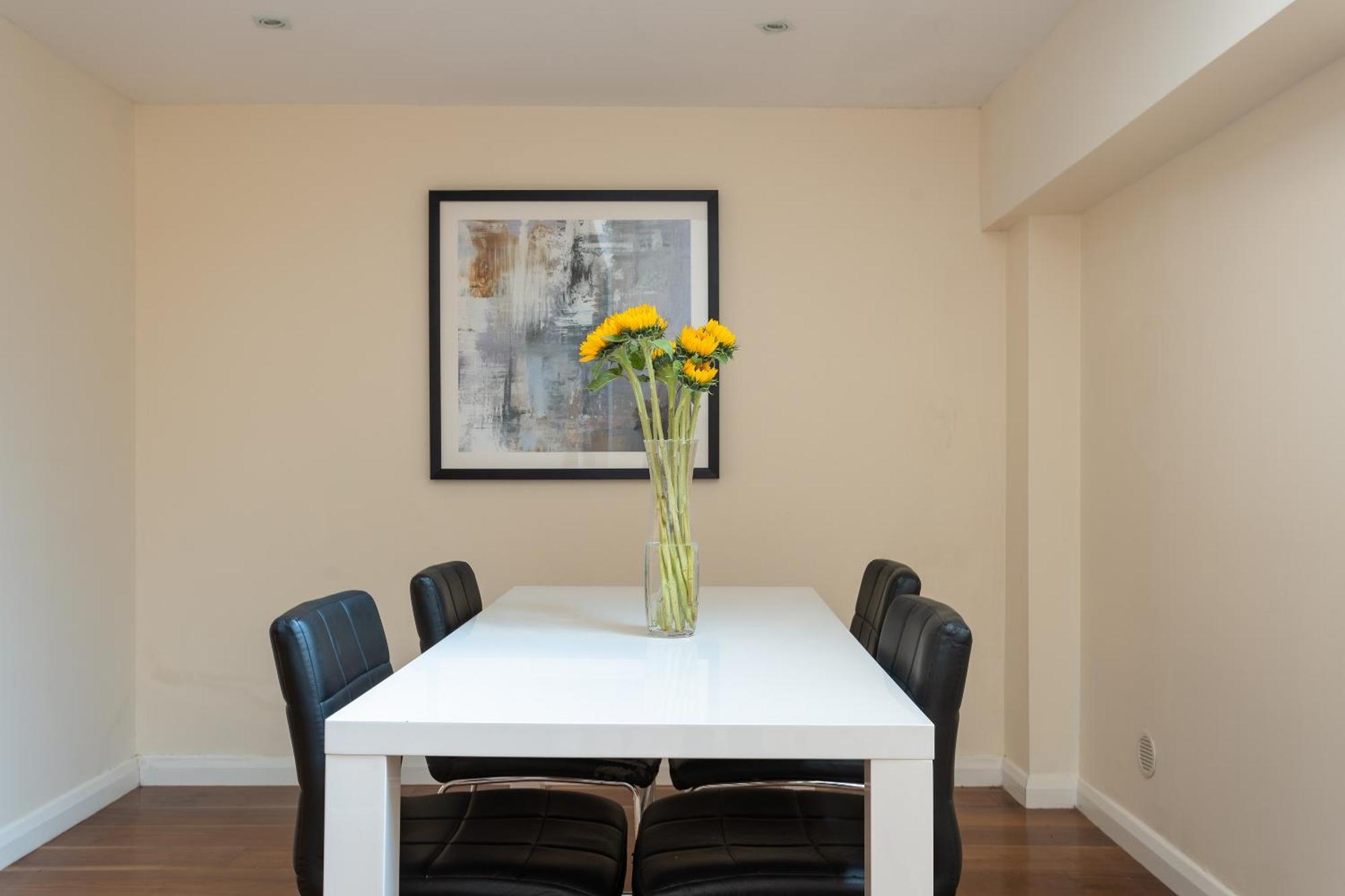Luxury 2 Bedroom Flat In Holborn Londra